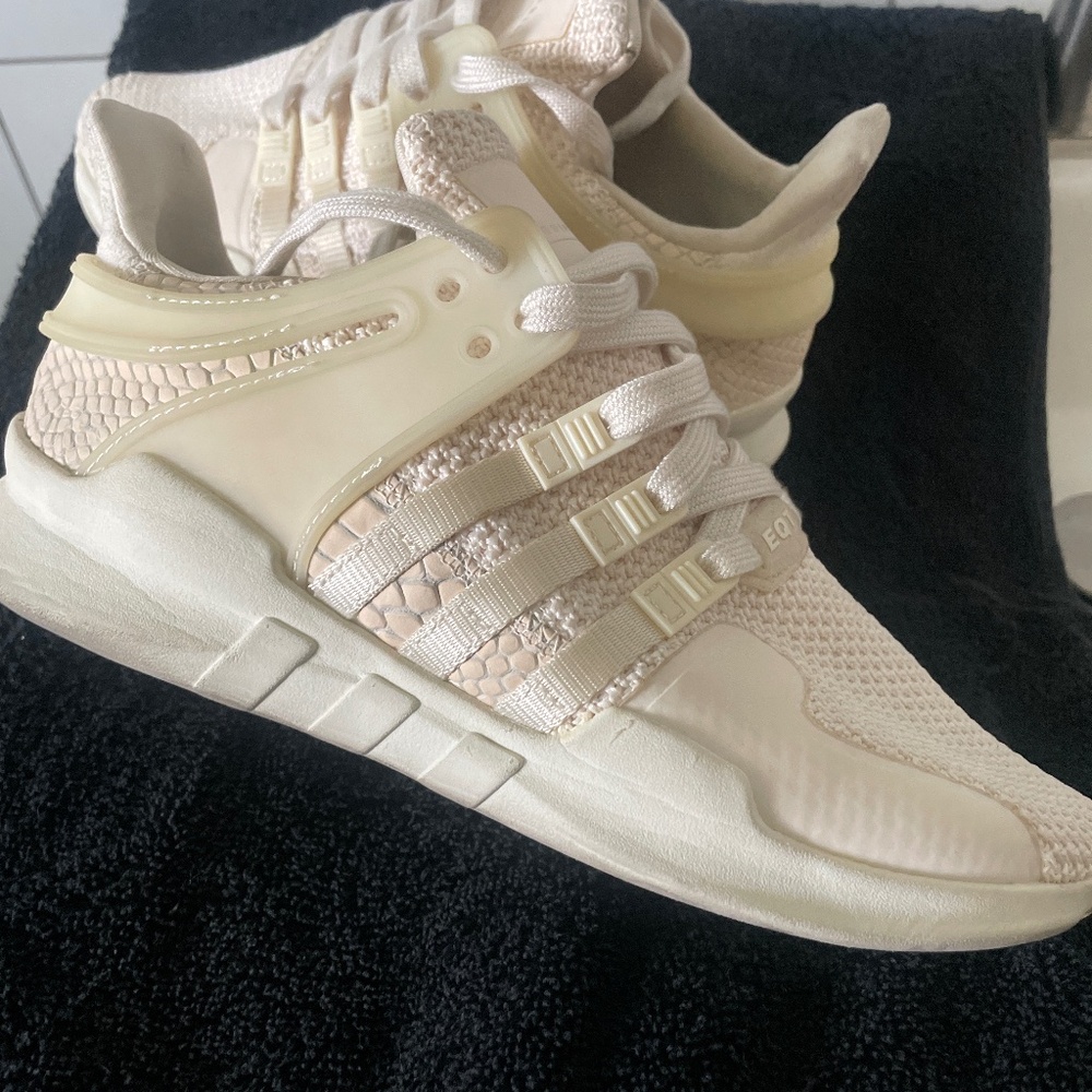 Sneakers Adidas Cream Color